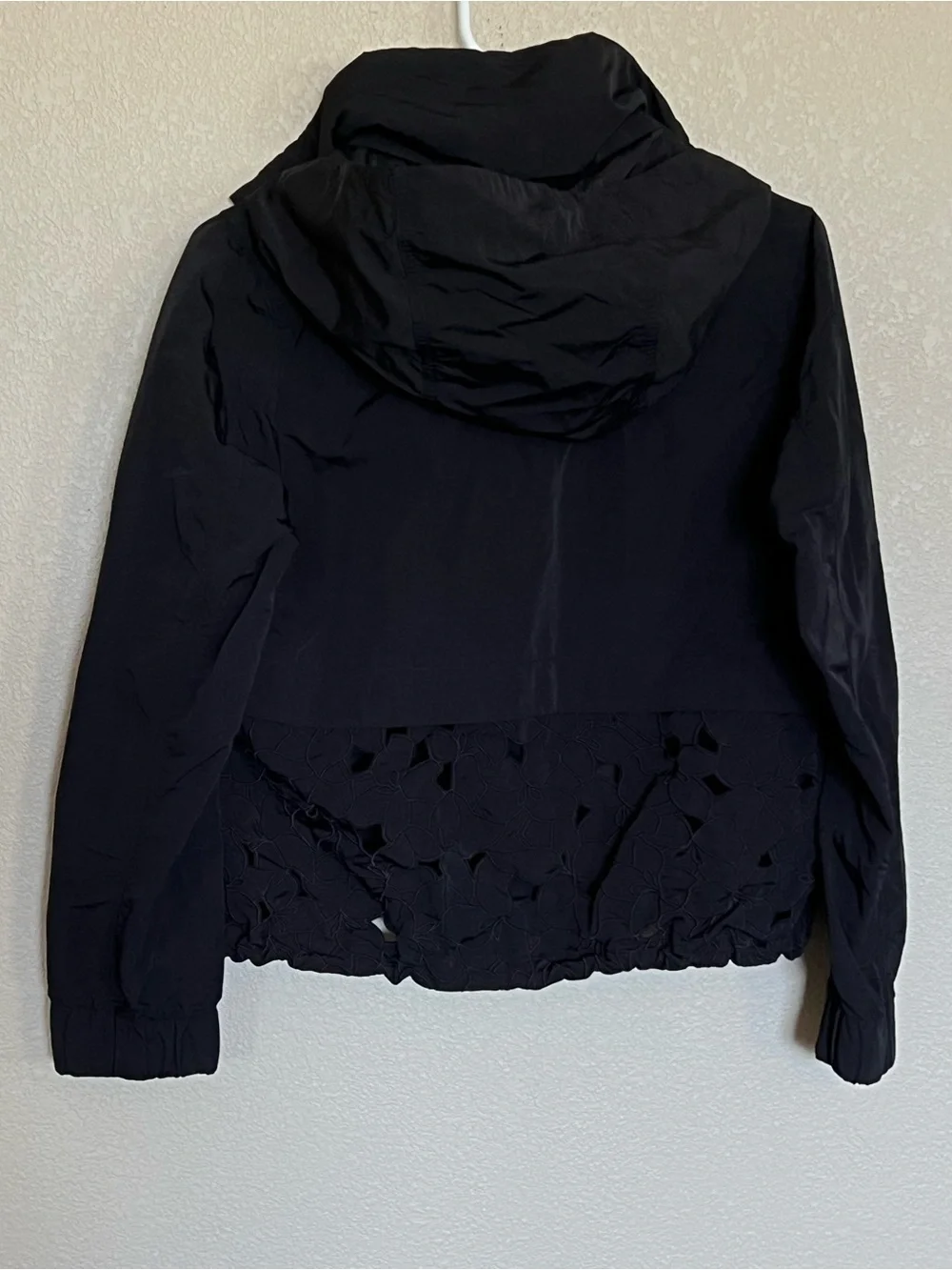 lululemon athletica minimalist hooded